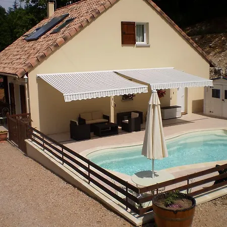 Les Roziers - Roulotte Bed & Breakfast 3*