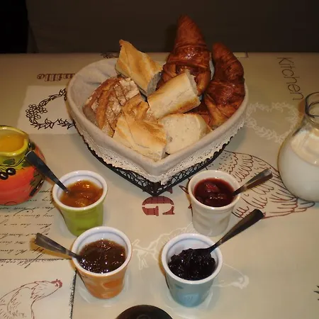 Bed & Breakfast Les Roziers - Roulotte