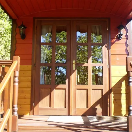 Les Roziers - Roulotte Bed & Breakfast Bagnac