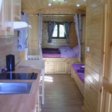 Bed & Breakfast Les Roziers - Roulotte Bagnac